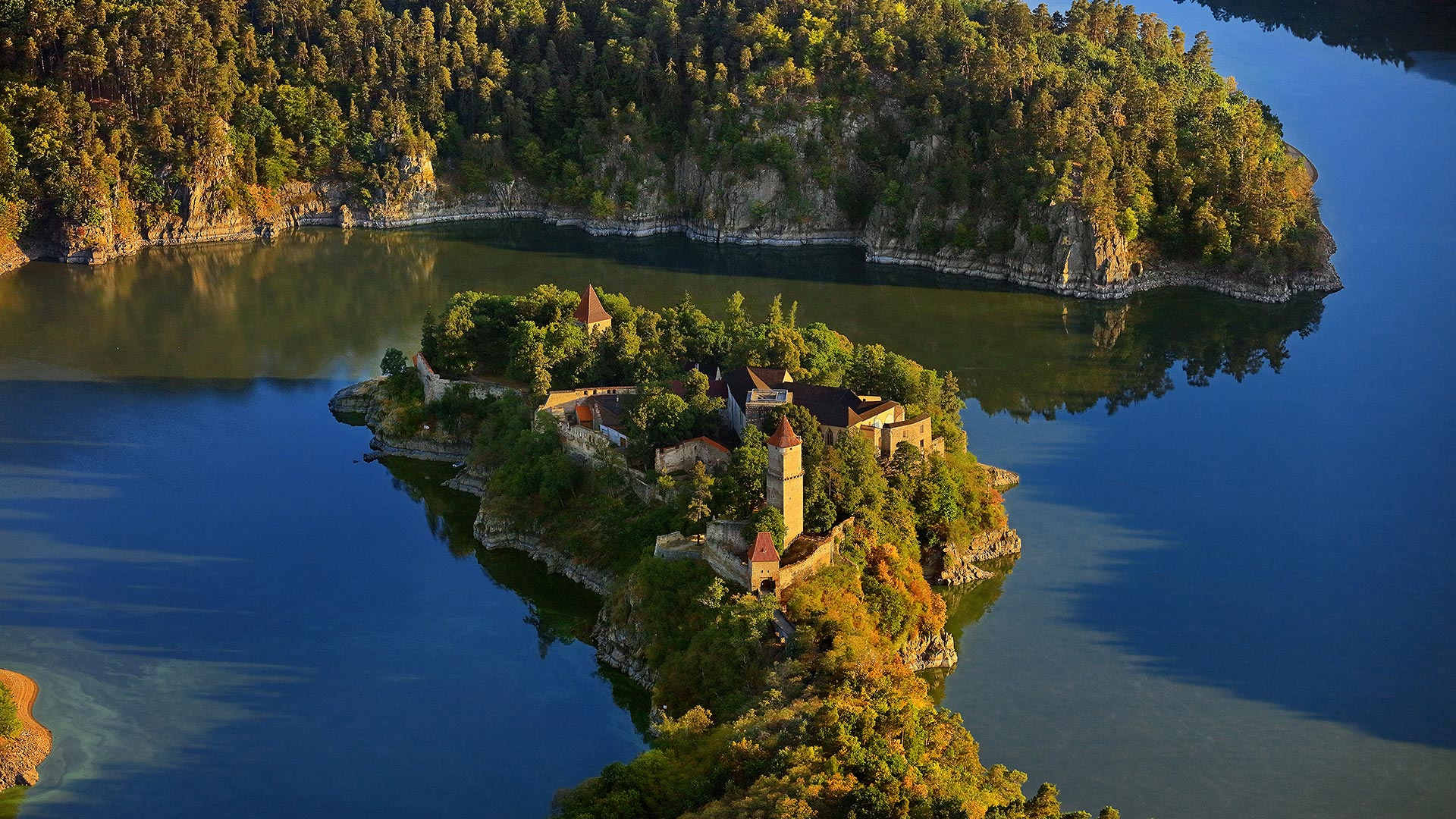 14 castillos y palacios checos llenos de misterios, secretos y algún que otro crimen 