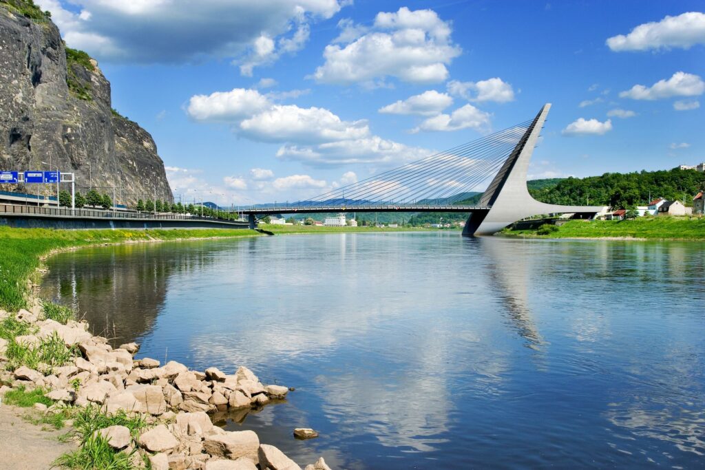 Ciudad de Ústí nad Labem puente Mariánský